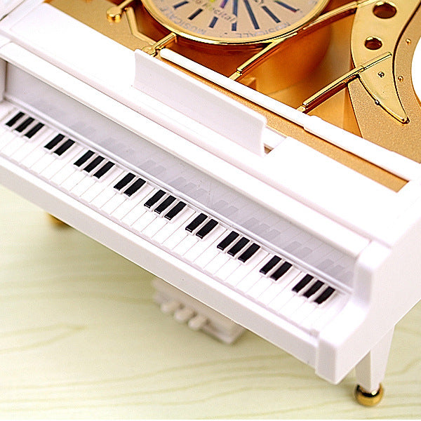 Dancing piano music box