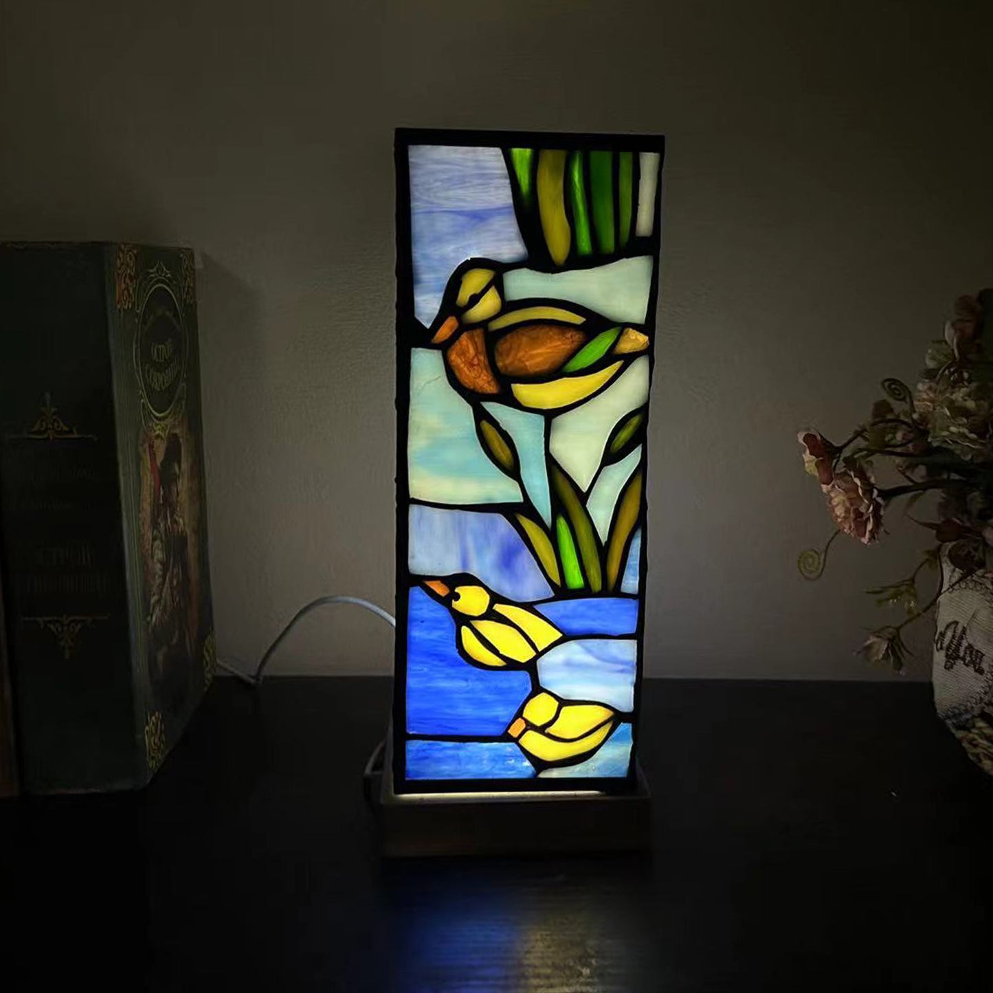 Colorful Stained-glass Bird And Duck Pattern Night Lamp A Cozy Decorative Light