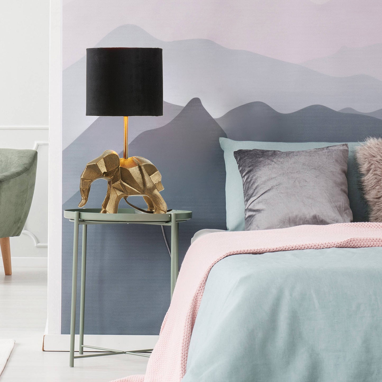15.5''H Black Shade with Novelty Elephant Base Table Lamp