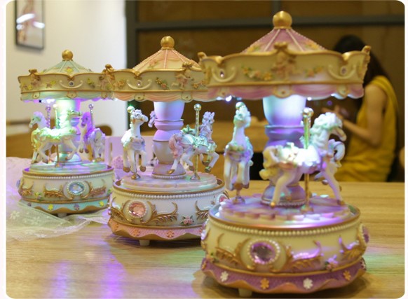 Luminous merry-go-round music box music box