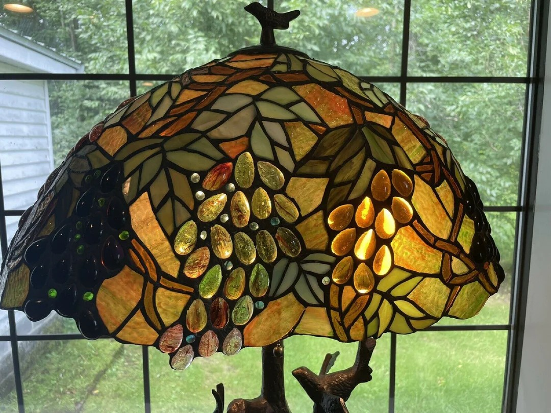 2 Light Tiffany-style featuring Leafs & Grapes Table Lamp Oval Shape 20" Shade