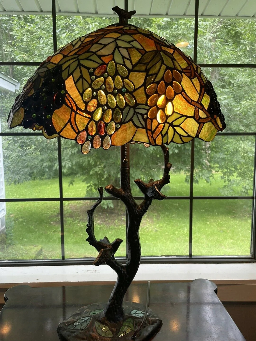 2 Light Tiffany-style featuring Leafs & Grapes Table Lamp Oval Shape 20" Shade