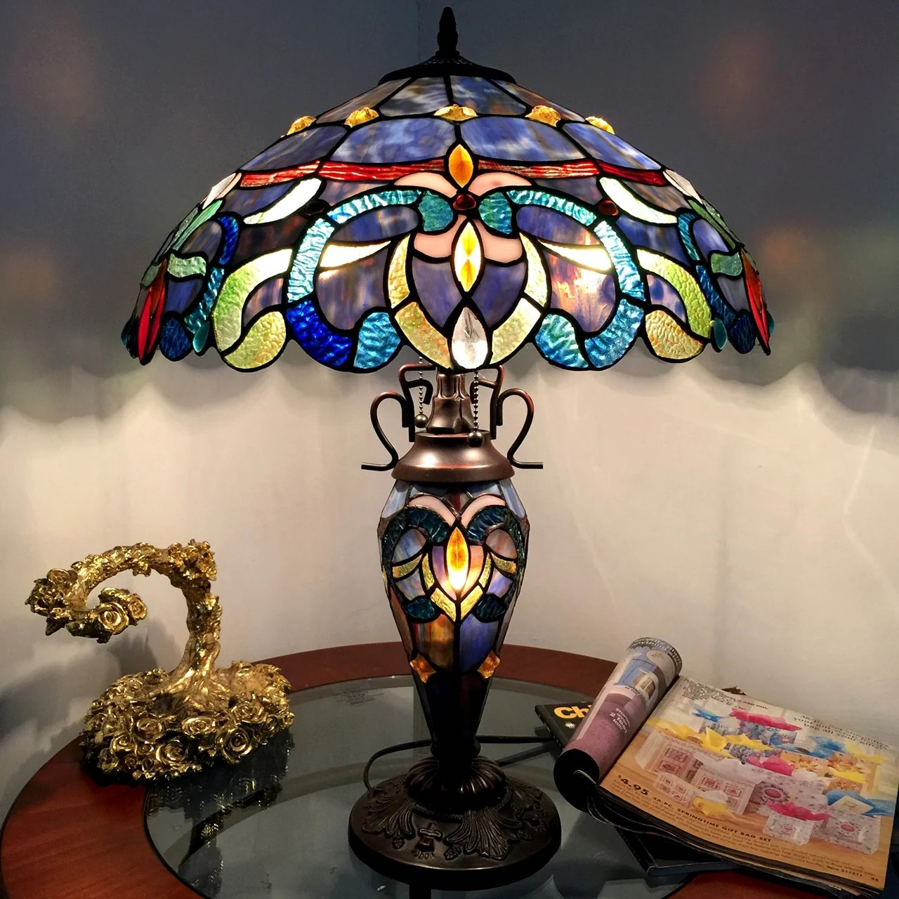 Tiffany style triple lit Victorian-style triple lit table Blues, bronze, green