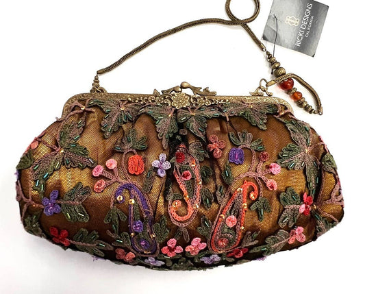 Vintage Crewel Embroidered Women's Clutch Bag