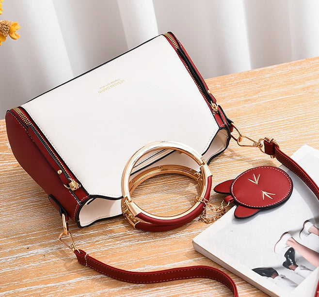 The lucky cat  Women's Single Shoulder Leaning Handbag