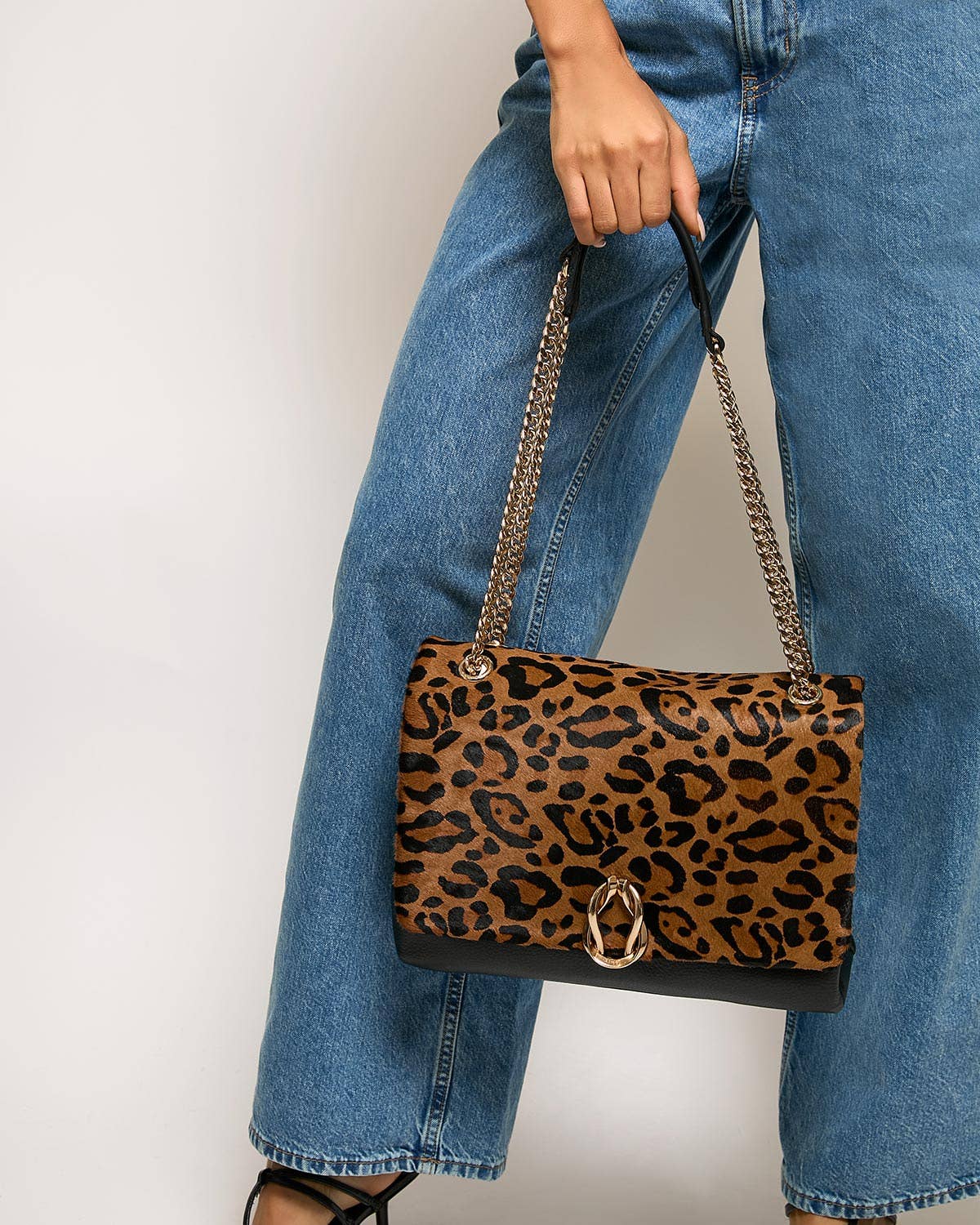Unity Novelty Medium Shoulder