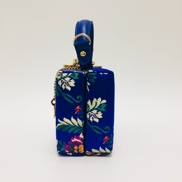 The Exquisite Flower Retro Antique Embroidered Flower Handbag
