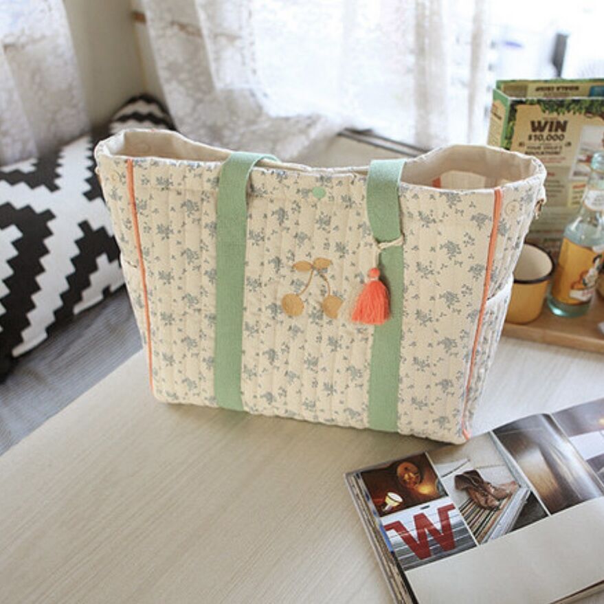 The Carryall shoulder bag