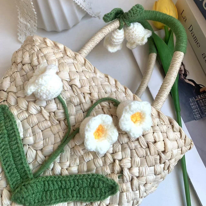 The White daffodil Woven Straw Handbag