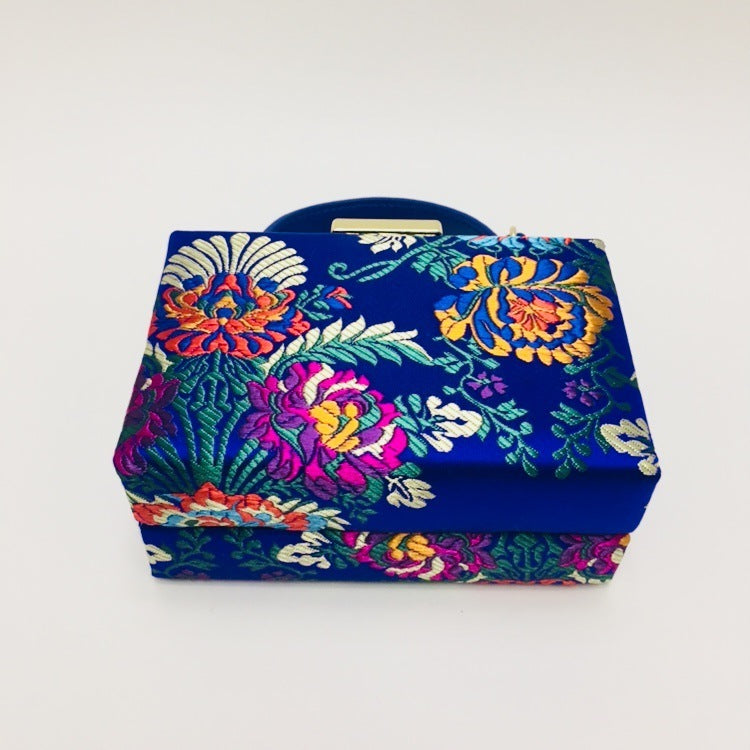 The Exquisite Flower Retro Antique Embroidered Flower Handbag